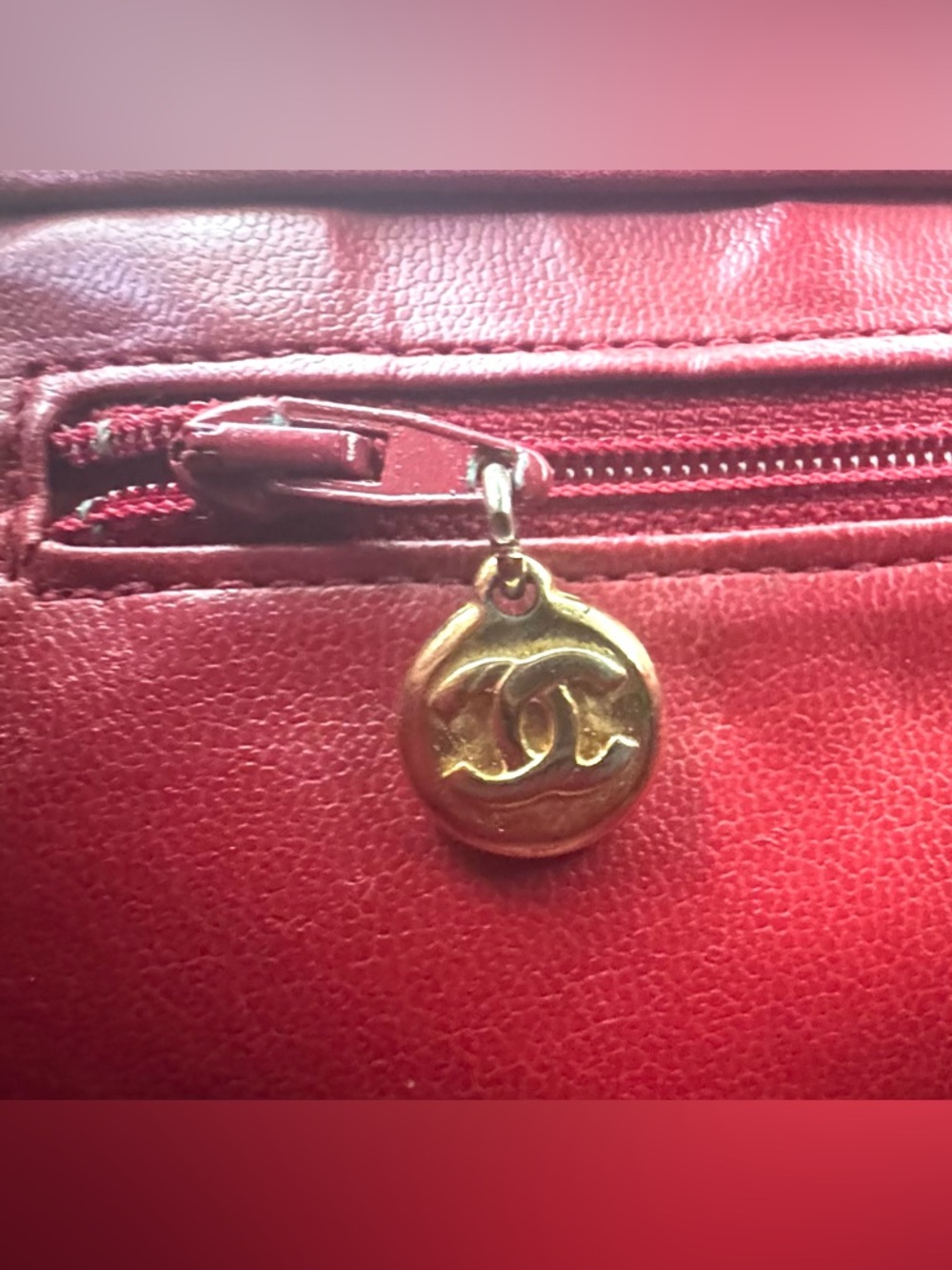 CHANEL Vintage Red Leather Chain Tote CC Charm 1 Series - Picture 10 of 16
